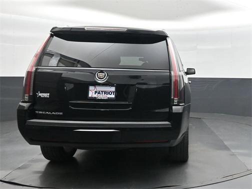 2015 Cadillac Escalade Luxury