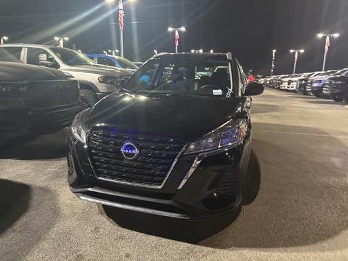 2023 Nissan Kicks SV