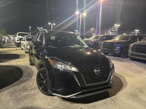 2023 Nissan Kicks SV