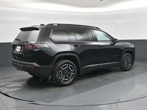 Diamond Black Crystal Pearlcoat 2026 Jeep Cherokee Limited