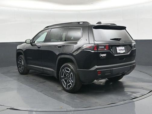 Diamond Black Crystal Pearlcoat 2026 Jeep Cherokee Limited