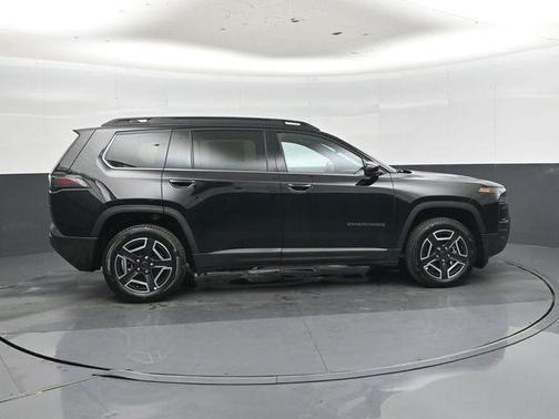 Diamond Black Crystal Pearlcoat 2026 Jeep Cherokee Limited