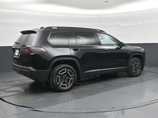 Diamond Black Crystal Pearlcoat 2026 Jeep Cherokee Limited