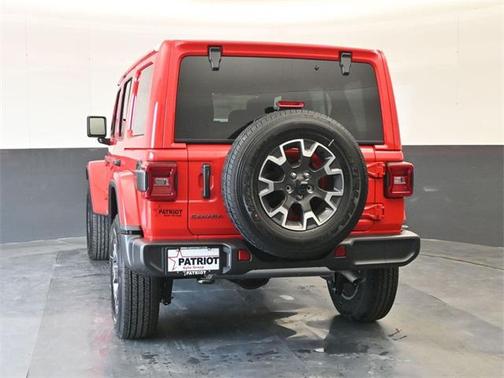 2025 Jeep Wrangler 4-Door Sahara 4x4