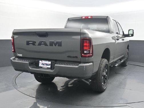 Ceramic Gray Clearcoat 2026 RAM 2500 Black Express Crew Cab 4x4 6'4' Box