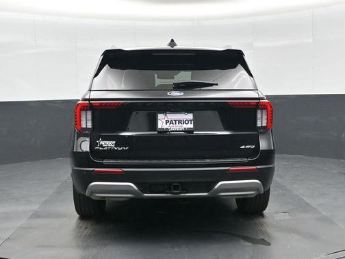 Black Metallic 2025 Ford Explorer Platinum