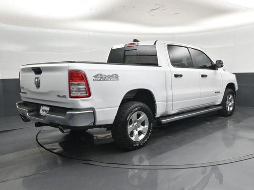 Bright White Clearcoat 2024 RAM 1500 Big Horn/Lone Star