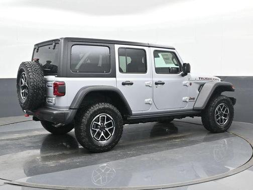 Silver Zynith Clearcoat 2024 Jeep Wrangler Rubicon