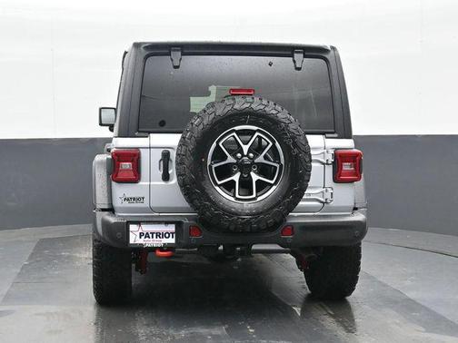 Silver Zynith Clearcoat 2024 Jeep Wrangler Rubicon