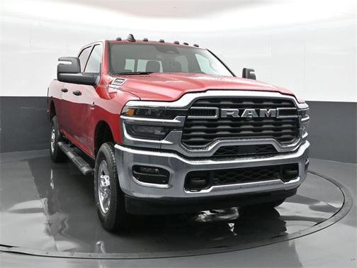 2025 RAM 2500 Tradesman Crew Cab 4x4 6'4' Box