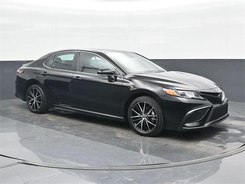 Midnight Black Metallic 2024 Toyota Camry SE