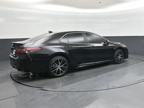 Midnight Black Metallic 2024 Toyota Camry SE