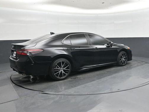 Midnight Black Metallic 2024 Toyota Camry SE