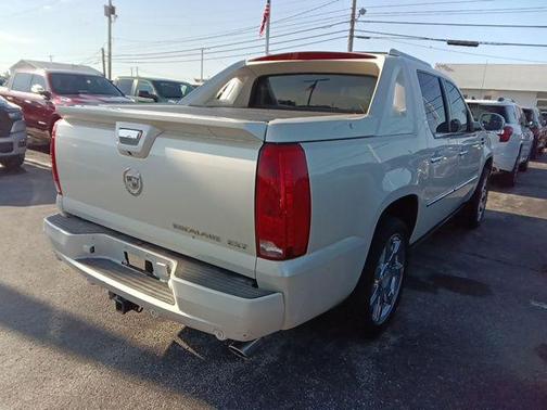 White Diamond Tricoat 2008 Cadillac Escalade EXT Base