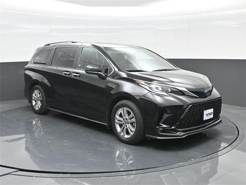 2022 Toyota Sienna XSE 7 Passenger