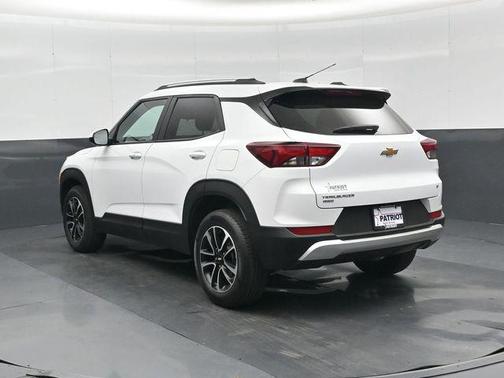 Summit White 2025 Chevrolet Trailblazer LT