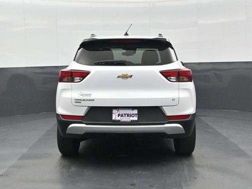 Summit White 2025 Chevrolet Trailblazer LT