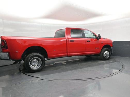 Flame Red Clearcoat 2026 RAM 3500 Big Horn Crew Cab 4x4 8' Box
