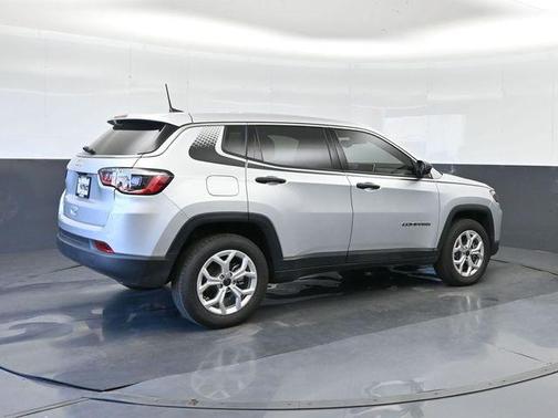Silver Zynith Metallic Clearcoat 2025 Jeep Compass Sport