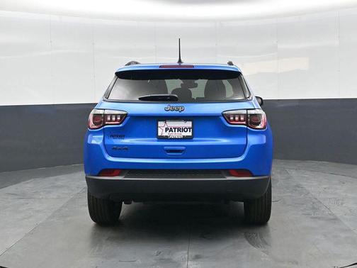 Hydro Blue Pearlcoat 2026 Jeep Compass Latitude