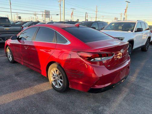 Scarlet Red 2018 Hyundai SONATA SE