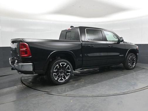 Diamond Black Crystal Pearlcoat 2026 RAM 1500 Longhorn