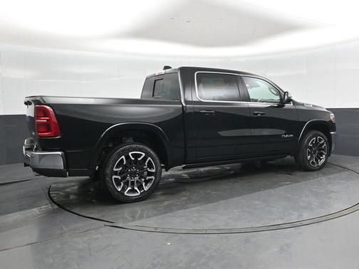 Diamond Black Crystal Pearlcoat 2026 RAM 1500 Longhorn