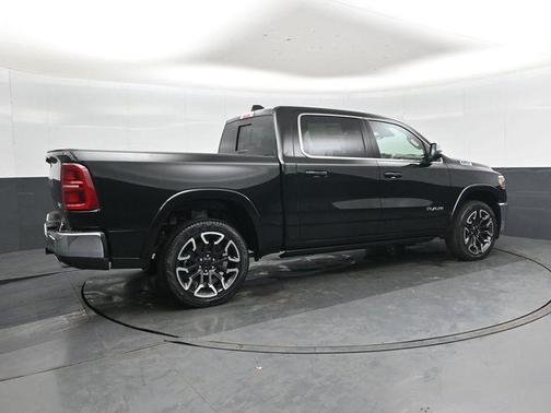 Diamond Black Crystal Pearlcoat 2026 RAM 1500 Longhorn