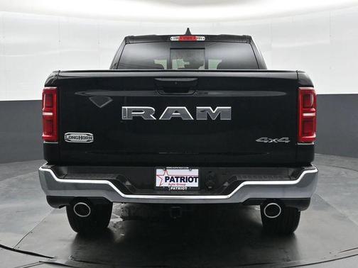Diamond Black Crystal Pearlcoat 2026 RAM 1500 Longhorn