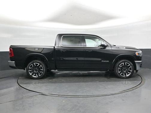 Diamond Black Crystal Pearlcoat 2026 RAM 1500 Longhorn