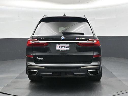 Black Sapphire Metallic 2022 BMW X7 M50i