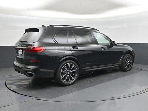 Black Sapphire Metallic 2022 BMW X7 M50i