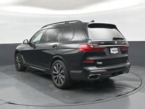 Black Sapphire Metallic 2022 BMW X7 M50i