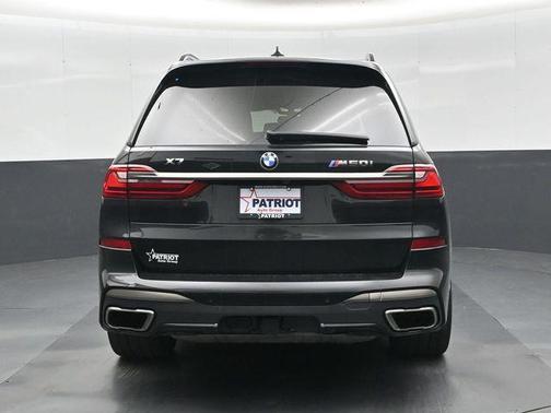 Black Sapphire Metallic 2022 BMW X7 M50i