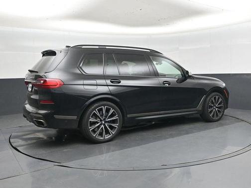 Black Sapphire Metallic 2022 BMW X7 M50i