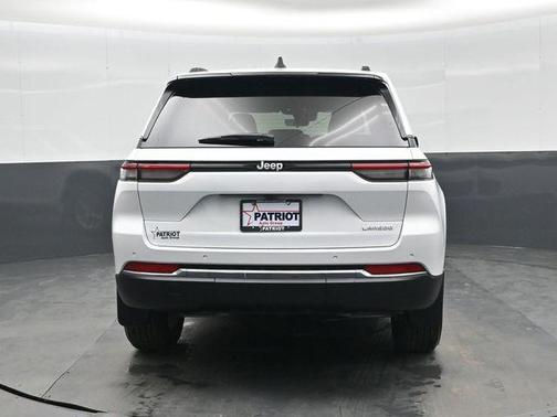 2026 Jeep Grand Cherokee Altitude