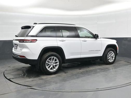 2026 Jeep Grand Cherokee Altitude