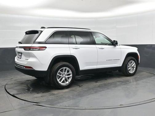 2026 Jeep Grand Cherokee Altitude