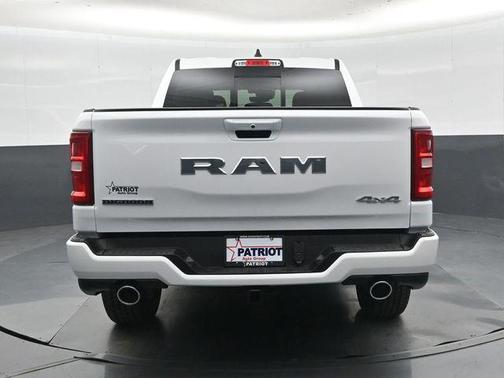 Bright White Clearcoat 2026 RAM 1500 Big Horn/Lone Star