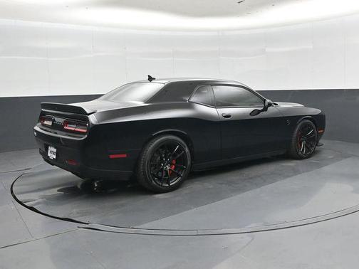 Pitch Black Clearcoat 2023 Dodge Challenger SRT Hellcat