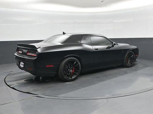 Pitch Black Clearcoat 2023 Dodge Challenger SRT Hellcat