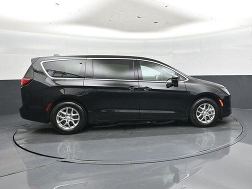 Pxj 2027 Chrysler Pacifica L
