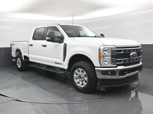 Oxford White 2023 Ford F-250 XLT