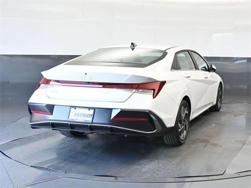 2025 Hyundai ELANTRA SEL