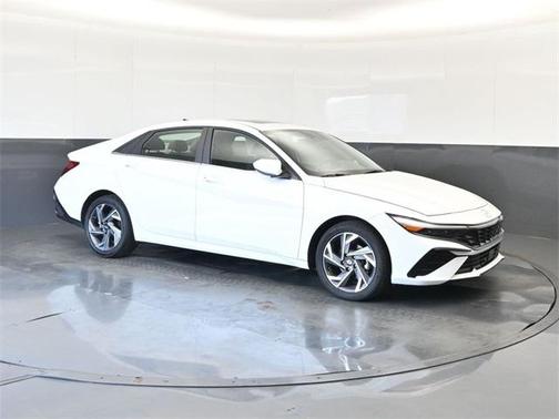 2025 Hyundai ELANTRA SEL