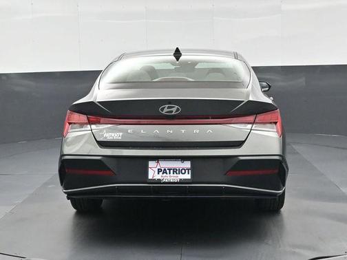 Amazon Gray 2025 Hyundai ELANTRA SEL
