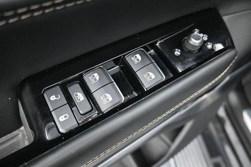 Diamond Black Crystal Pearlcoat 2023 Jeep Grand Wagoneer Series II 4x4
