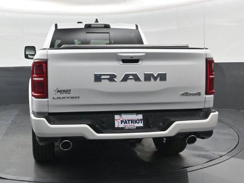 Ivory White Tri-Coat Pearlcoat 2027 RAM 1500 Limited