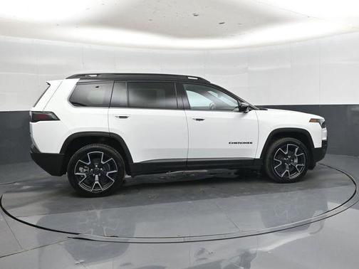 Bright White Clearcoat 2026 Jeep Cherokee Overland