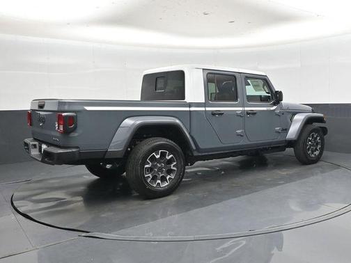 Anvil Clearcoat 2026 Jeep Gladiator Sahara 4x4